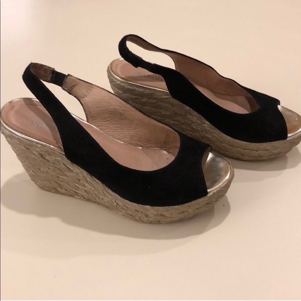 Bardo black suede wedges